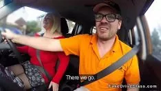 Redare Brobdingnagian țâțe supurate spangs profesor în mașină
