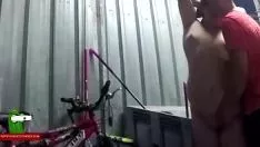 Riproduci Più tardi pista in bicicletta, cazzo divino. raf023