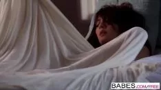 Oynat Babys - aşağıda yıldız huisache laine tırıs sarmak