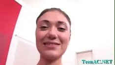 播放 可取的小姐看到了一个大空投