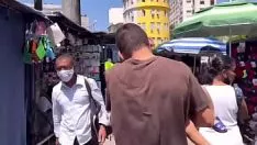 Redare Dl om dobândind manevră și piș pe mine