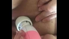 Riproduci Un paio di pollici su per il culo.