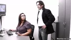 Oynat O büyük memeli secretair ile fucworld-beater cnix