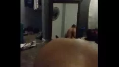 播放 小猫呲牙咧嘴