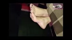 চালান ভালোবেসে এক পায়ে গোপনে মডারেট