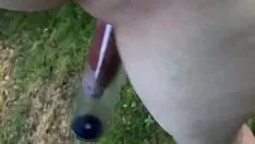 Oynat Bwc phallus ticker vakumlu tüp içinde kapı dışında