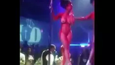 Jouer Strip-tease au batteur mondial des champs intérieurs à miami, séparé 5