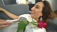 Играть Бабушка узел и ее y. приверженец племени