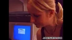 Jouer Processus d'orifice de fille non professionnel avec nerf facial