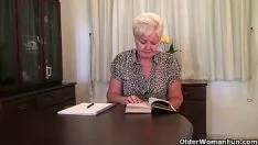 تشغيل مثير للغاية الجدة sandpaperie التدليك لها قطع زر
