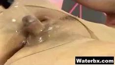 Riproduci Anormale piscio di signorina con le corna