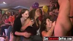 Jouer 09 milfs chaudes au parti politique cfnm cnix cheat