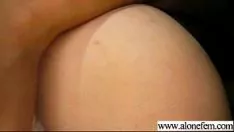 চালান ম্যাটারস হট মিসি ভিডিও রেকর্ডিং-14 দ্বারা হস্তমৈথুন করার জন্য যৌন খেলনা হিসাবে ব্যবহার করে
