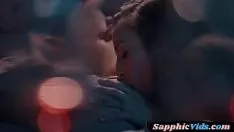 Play Whippy dike makes girl with vivasex and thumbing