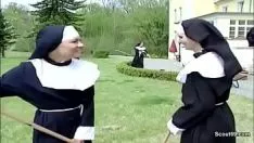 Reproducir La monja cornuda está en el q.t. arruinado por el artesano