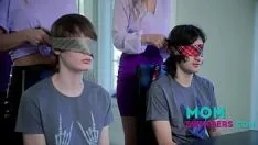 Redare Milf-urile creează un plan pentru a rămâne însărcinate cu fiii vitregi