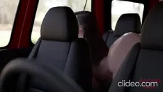 Abspielen Eine geile frau liebt es, im auto gefickt zu werden
