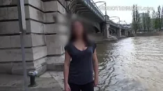 Redare Sânii mari 18 ani brunetă primul casting porno