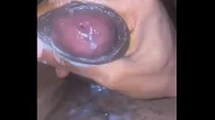 تشغيل المرأة الناضجة تعطي أداءًا منفردًا مكثفًا: شملت Cumshot وعمل الديك الكبير