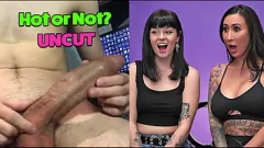 Redare Lily Lane se ude și sălbatic cu un cocoș masiv netăiat - Porno realitate solo