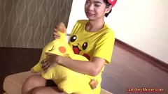 Riproduci La figa bagnata di Ladyboy yoyo asiatica diventa cruda senzaback dopo un intenso pompino