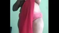 播放 女性在原地审视自己的罪过