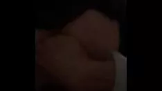 Oynat Lea yumruklu sıkılı alır