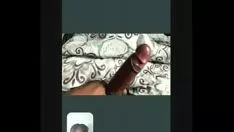 Abspielen BBC-Handjob mit einem neuen Typen mit einer Aushilfe in mir sagte ihm, dass ich dran bin und er machte sich keine Sorgen