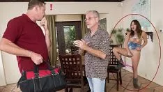 Abspielen Fick nicht mein Mädchen - Queen City Sweep bekommt ihre jungen Schrills vom Rohrmonteur gesäubert